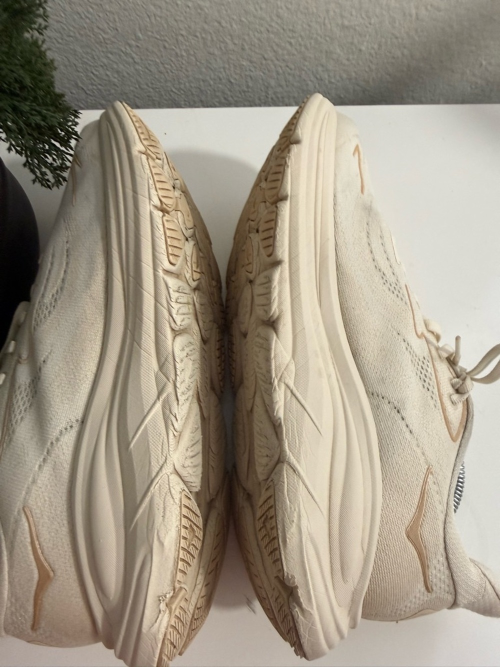 Hoka women size 9 Clifton 10 Athletic Shoes in Cream with Light Tan Accents - Picture 4 of 7